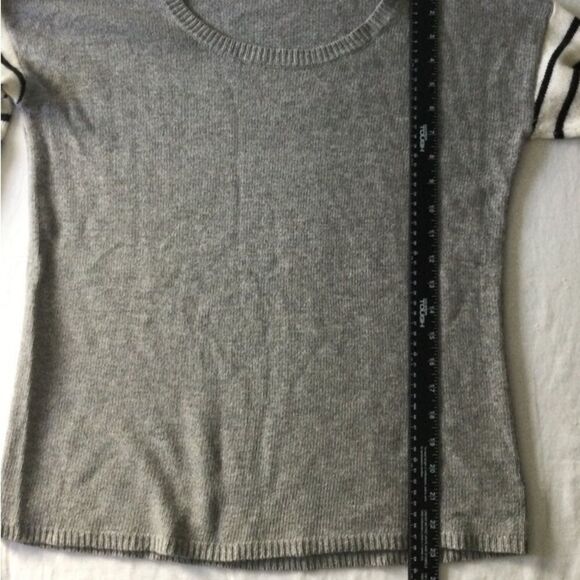 Splendid Sweater Women’s Size Medium Color Gray and Cream Black Lightweight - Picture 8 of 11